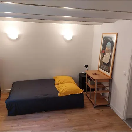 Studio 30m2 Refait A Neuf - Vue Et Acces Jardin - 500m Des Plages Et Zone Pietonne Apartment Saint-Raphael (Var)